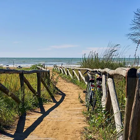 Delightful Seaside Flat With Ac - Beahost Бибионе