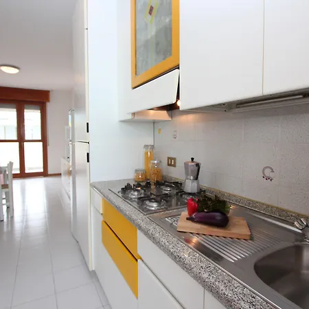 Delightful Seaside Flat With Ac - Beahost Διαμέρισμα